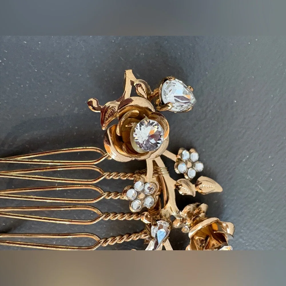 Vintage-Style Gold Floral Rhinestone Hair Comb – Bridal Wedding Hairpiece